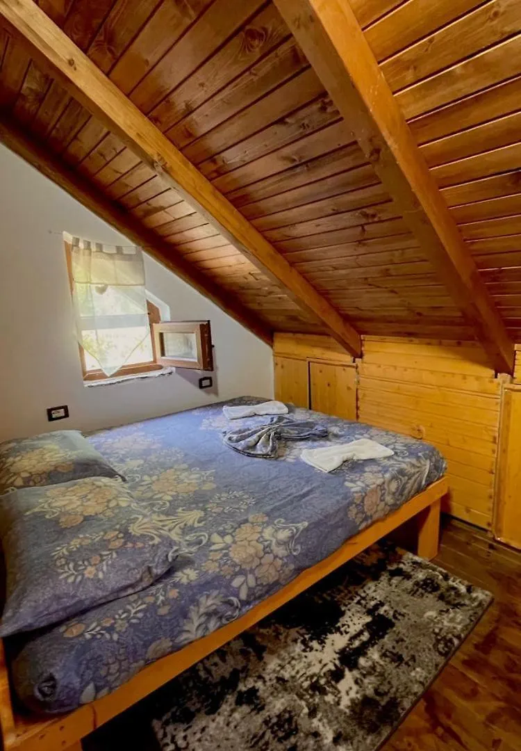 Guest House Aprripe Guri Fierza
