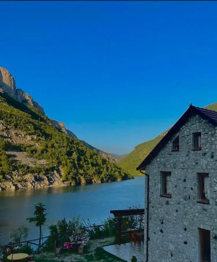 Guest House Aprripe Guri Fierza 0*,  Albania
