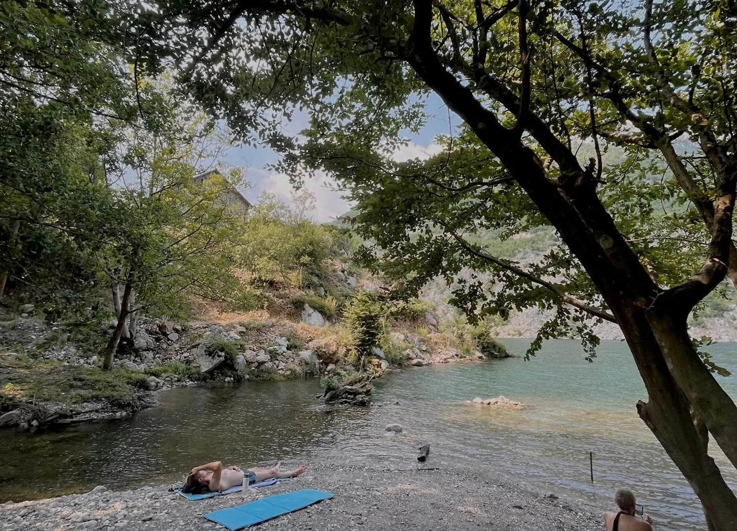 Guest House Aprripe Guri Fierza 0*,  Albania