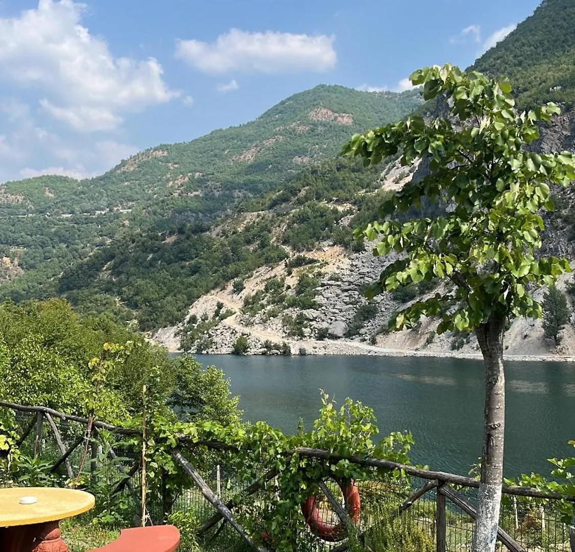 Hotel Guest House Aprripe Guri Fierza Albania